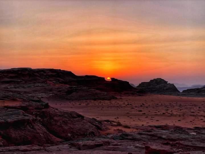 Wadi Rum Travel Camp Exteriör bild