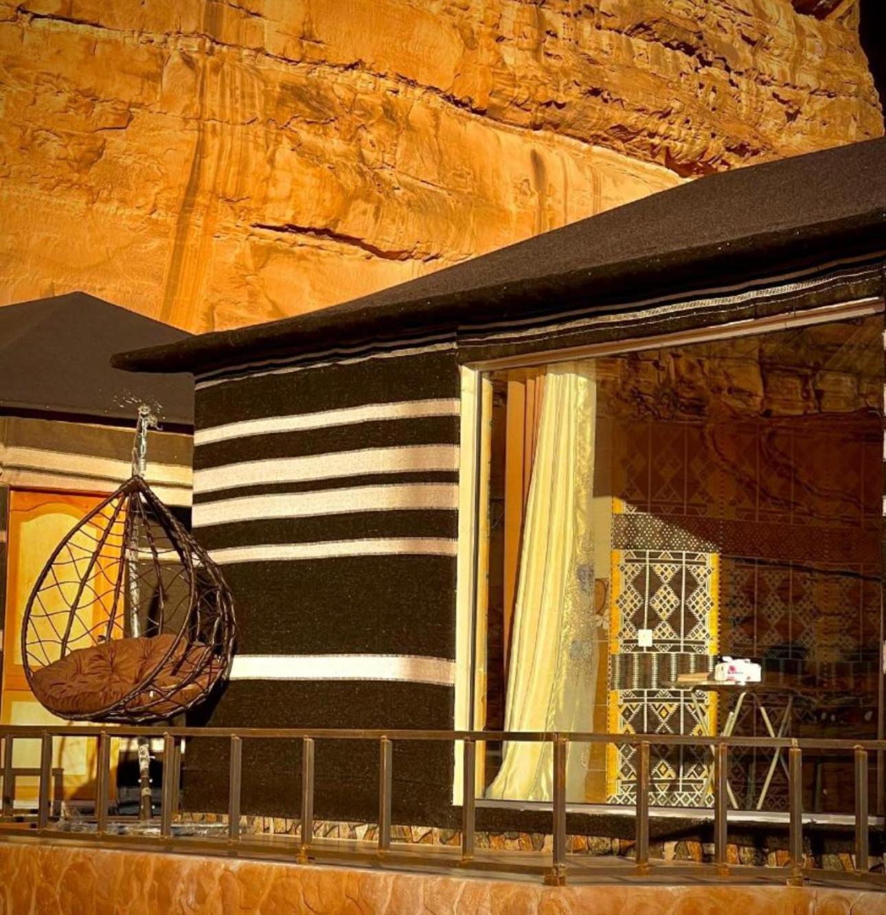 Wadi Rum Travel Camp Exteriör bild